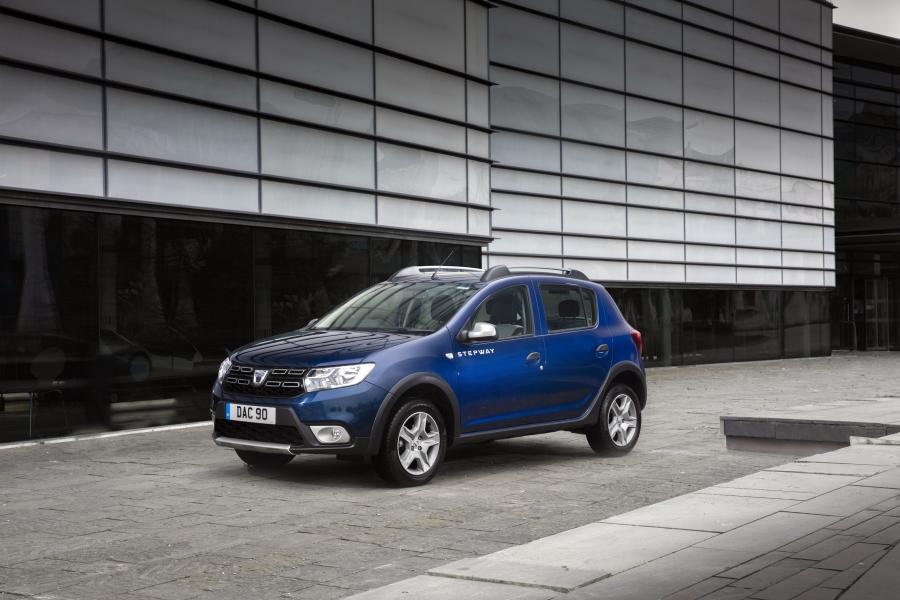  Dacia Sandero Stepway 2017 года  (UK) (фото 22 из 30)